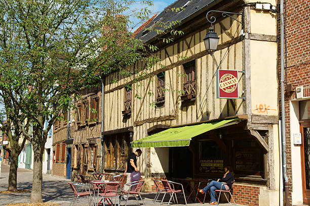 estação do centro da cidade de beauvais - beauvais imagens e fotografias de stock