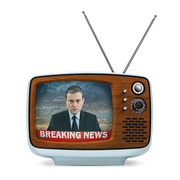 istock Vintage Portable Television - Breaking News 482927687