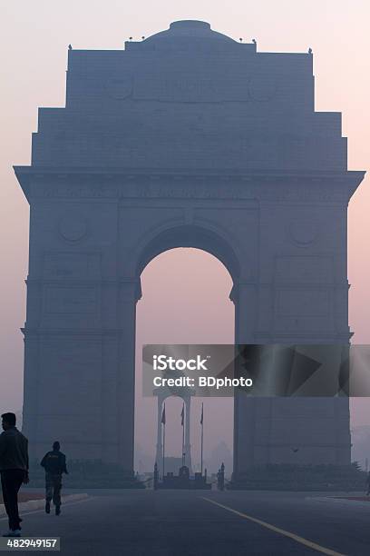 Ворота Индииза Плохих Воздух — стоковые фотографии и другие картинки Смог над городом - Смог над городом, Нью-Дели, Загрязнение окружающей среды