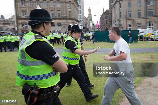 Foto de Edl Favor Confrontapolícias e mais fotos de stock de Reino Unido - Reino Unido, Protesto, Força Policial