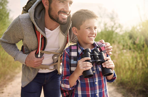 istock Discovering new things only with my father 482960070