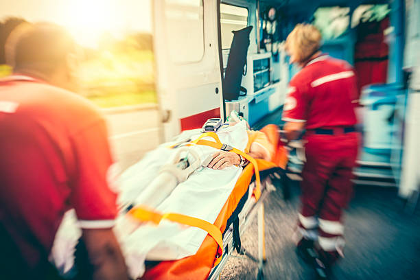 equipo de rescate que primeros auxilios - cpr first aid paramedic rescue fotografías e imágenes de stock