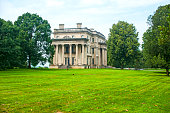 hyde-park-mansion.jpg?b=1&s=170x170&k=20&c=dzeGQA4orWVI5-Q0S2T2oosPyb4Mw4SsTy26fPtQdlA=