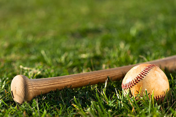 liga de béisbol juvenil, de cerca - campo de béisbol fotografías e imágenes de stock