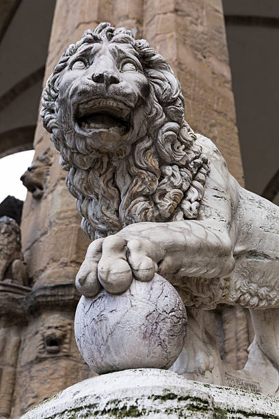 istock Lion Statue In The Loggia Della Signoria 482987075