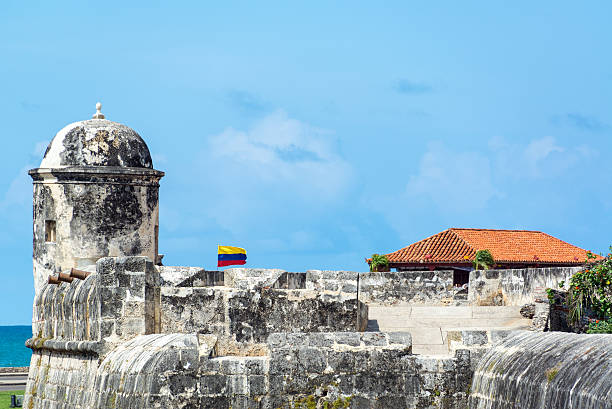 istock Wall and Colombian Flag 482992751
