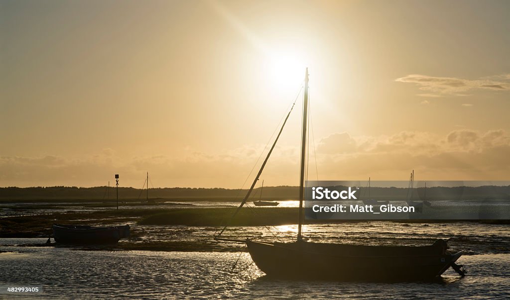 Летний пейзаж для лодки �в гавани - Стоковые фото Без людей роялти-фри