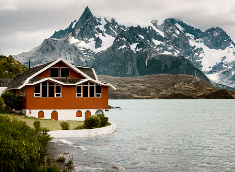 Lago Pehoe, parque nacional de Torres Del Paine, Patagonia, Chile photo