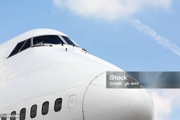 Vista Di Jumbojet Davanti E Naso Mondo - Fotografie stock e altre immagini di 2015 - 2015, Aereo di linea, Aeroplano