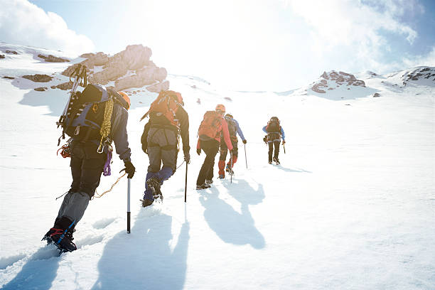 alpinismo  - guising foto e immagini stock