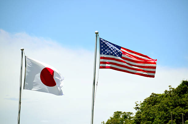 istock Hinomaru and Stars and Stripes 483050156