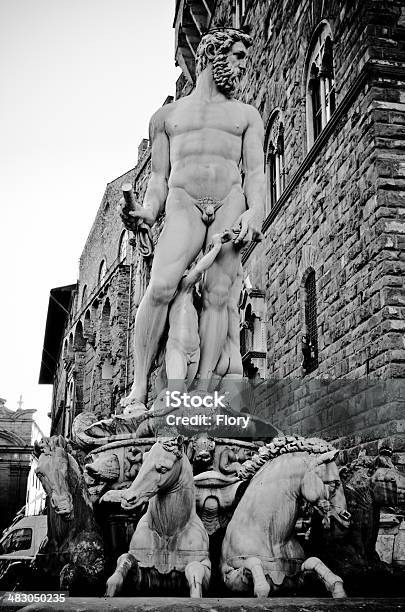 Neptune Fountain Florence — стоковые фотографии и другие картинки Classical God - Classical God, Архитектурный элемент, Бог