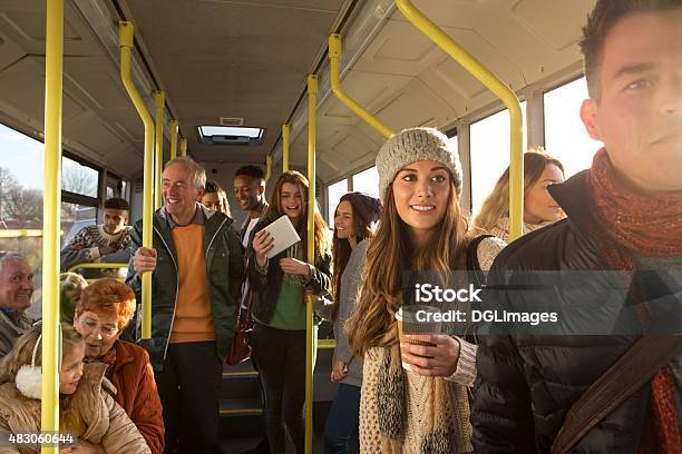 Menschen Auf Dem Bus Stockfoto und mehr Bilder von Bus - Bus, Menschen, Öffentliches Verkehrsmittel