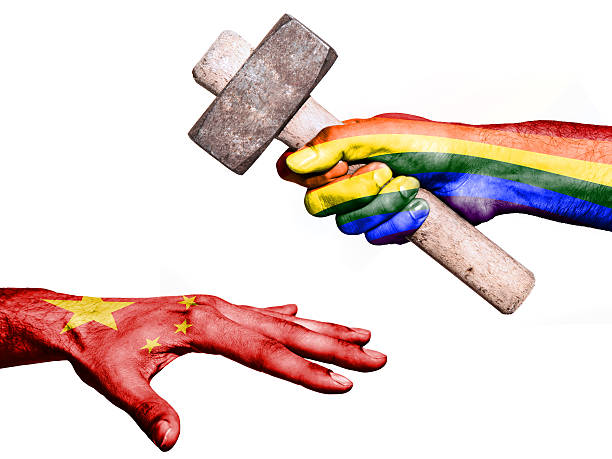 istock Peace hitting China with a heavy hammer 483063782