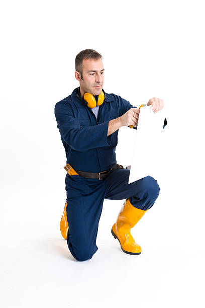 istock Portrait of an handsome Worker using a cutter 483073375