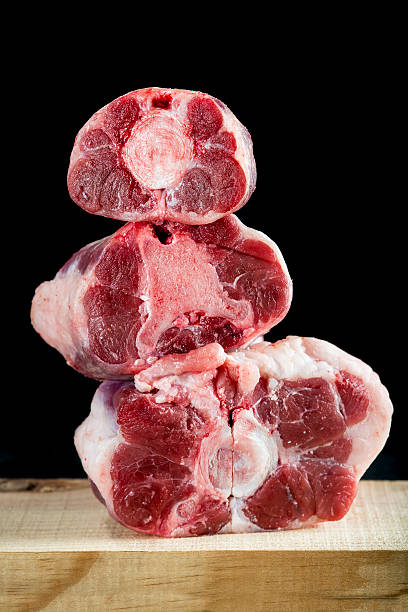 frescos y materias primas oxtail corte - ox tail fotografías e imágenes de stock