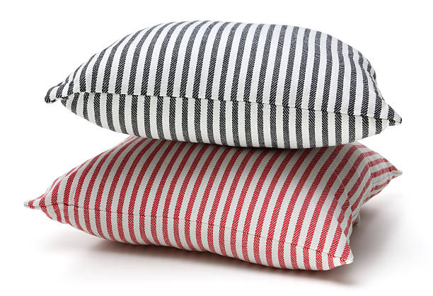 travesseiros listras - pillow cushion red textile - fotografias e filmes do acervo