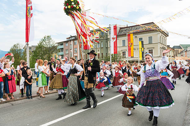 villacher kirchtag - parade music music festival town fotografías e imágenes de stock