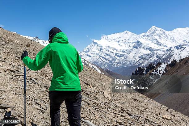 Foto de Alpinista Mulher Caminhadas Na Annapurna Trek Nepal e mais fotos de stock de Adulto