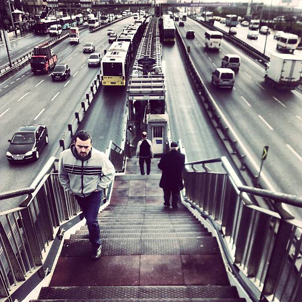 istanbul metrobus station - mobilestock istanbul turkey day foto e immagini stock
