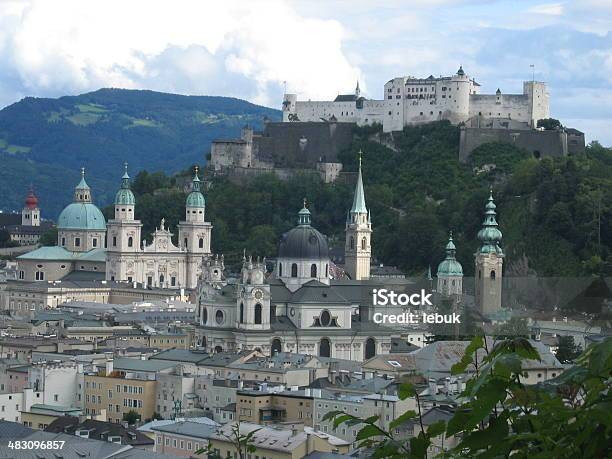 Panorama De Salzburgo - Fotografias de stock e mais imagens de Capitel - Capitel, Castelo, Cidade