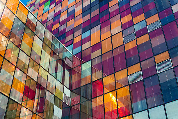 parete di vetro - colourful glass foto e immagini stock