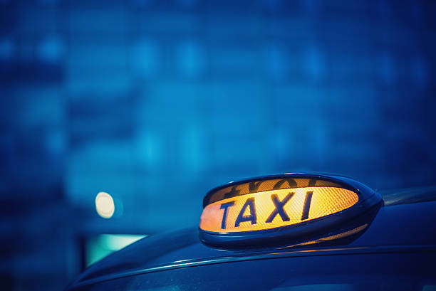 istock Illuminated Taxi Sign 483098294