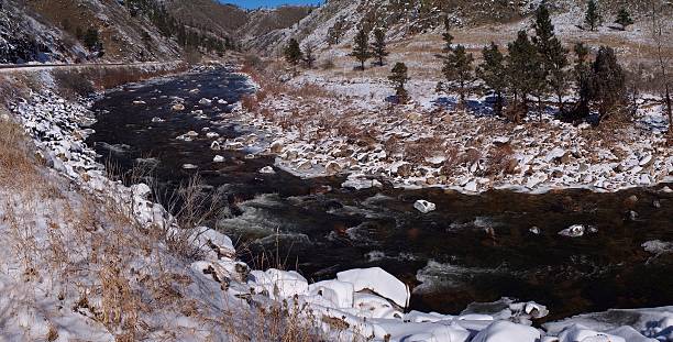 istock Poudre River in Winter 483117447