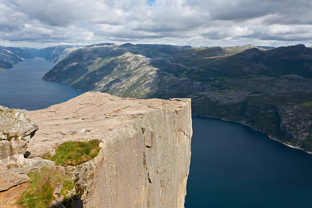 istock Pulpit Rock at Lysefjorden (Norway) 483122294