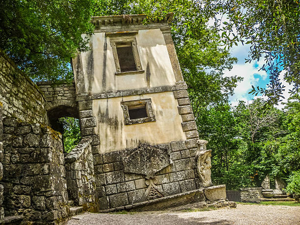 parco dei mostri (parco di mostri) bomarzo, lazio, italia - viterbo province foto e immagini stock