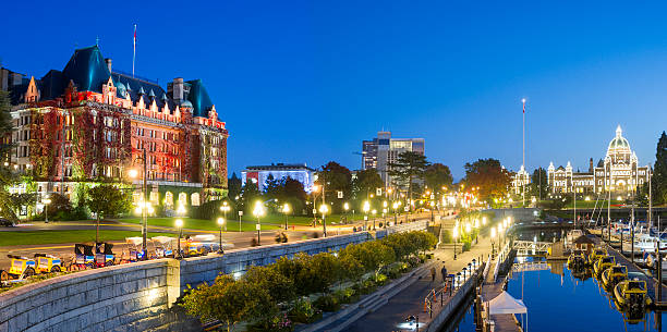 victoria, bc a notte - foto stock