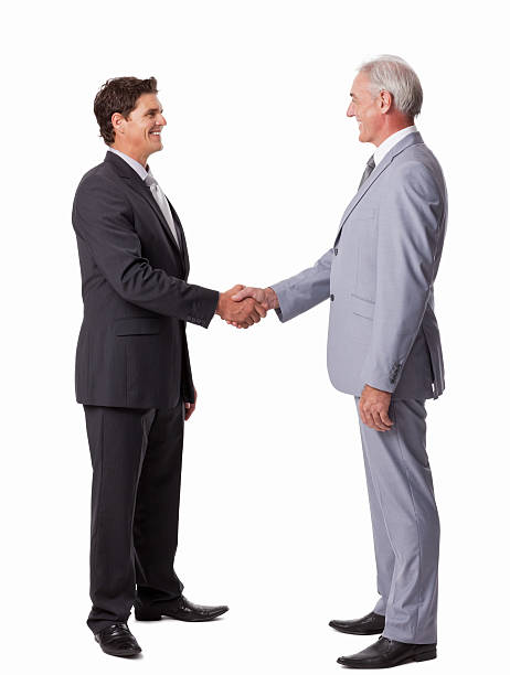 empresários, apertando as mãos "- isolado - isolated smiling business person handshake - fotografias e filmes do acervo