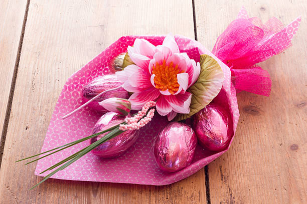 istock Easter bunch of flowers 483139533