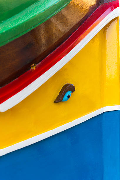 Barcos de pesca coloridos de Malta - foto de acervo