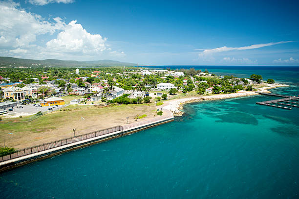 port de folmouth, jamaïque - birdview photos et images de collection