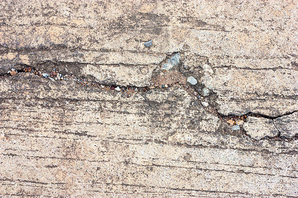 istock Cement floors are old and dirty. 483142086