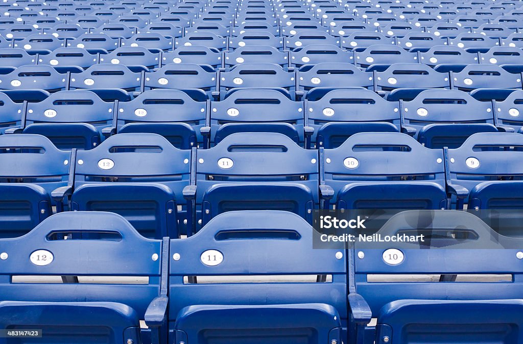 Estadio azul vacía de estar - Foto de stock de Acontecimiento libre de derechos