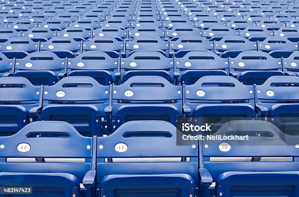 Estadio Azul Vacía De Estar Foto de stock y más banco de imágenes de Acontecimiento - Acontecimiento, Asiento, Azul