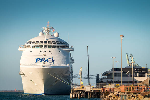 p & joya del pacífico o cruceros al atardecer - p and o cruises fotografías e imágenes de stock