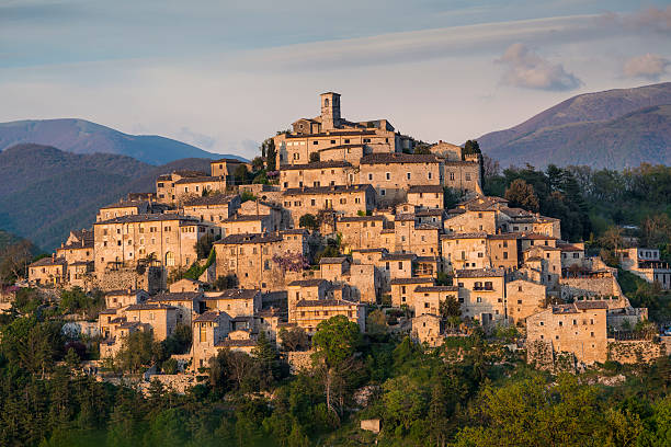 Medieval village of Labro In the heart of Italy, Labro is a unique village ... Unique for its beautiful location on top of a wooded hill on the one hand traguarda the mirror of Lake Piediluco, the finest in the center of Italy, and a side of the huge cliff of Monte Terminillo, the Alpe di Roma. rieti stock pictures, royalty-free photos & images