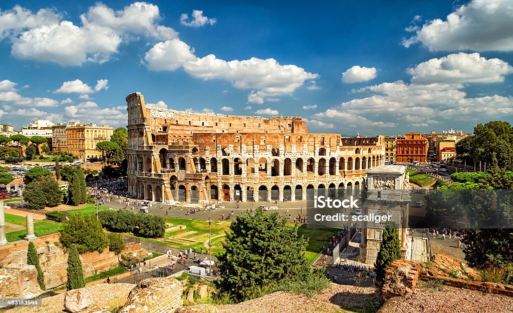 Panoramablick dem Kolosseum in Rom (Coliseum - Lizenzfrei Kolosseum Stock-Foto