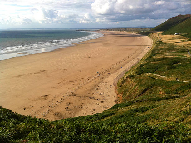 istock Beachfront and coastline of Rhossili Bay 483184747
