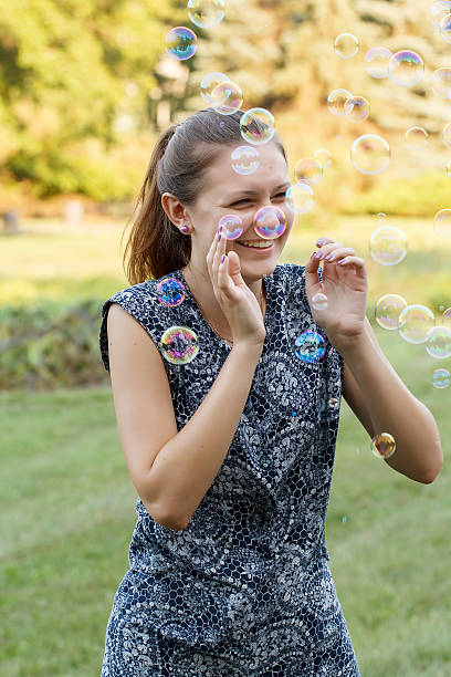 istock Beautiful girl 483187594