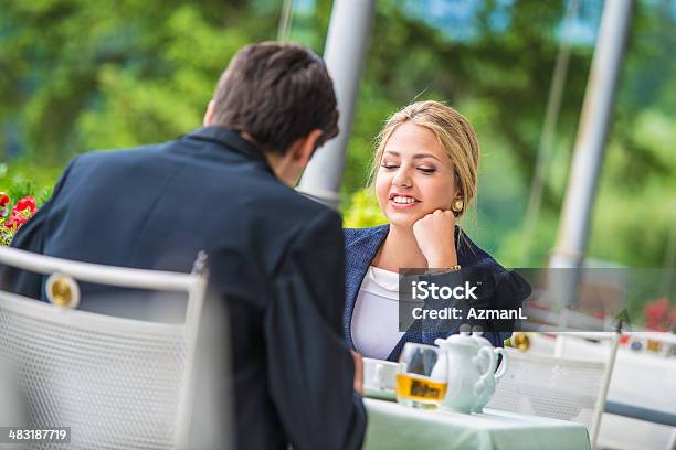 Foto de Almoço De Negócios e mais fotos de stock de Adulto - Adulto, Almoço, Almoço de Negócios