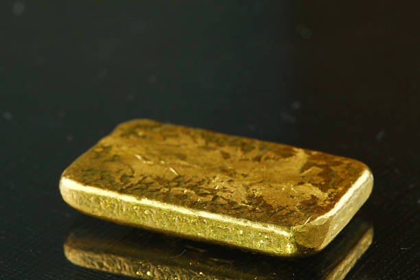 istock Gold bar put on the dark background. 483195122