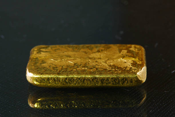 istock Gold bar put on the dark background. 483195126