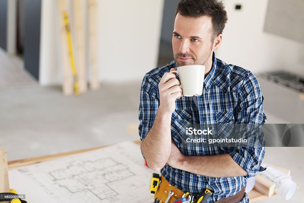 Offene Bauarbeiter Entspannen mit 1 Tasse Kaffee - Lizenzfrei Berufliche Beschäftigung Stock-Foto