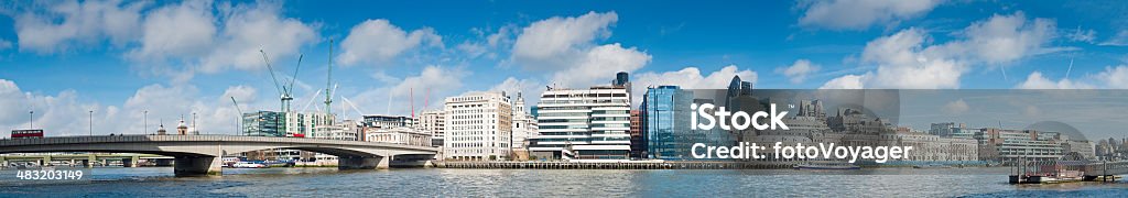 panorama de London Bridge City Tower - Photo de Horizon urbain libre de droits