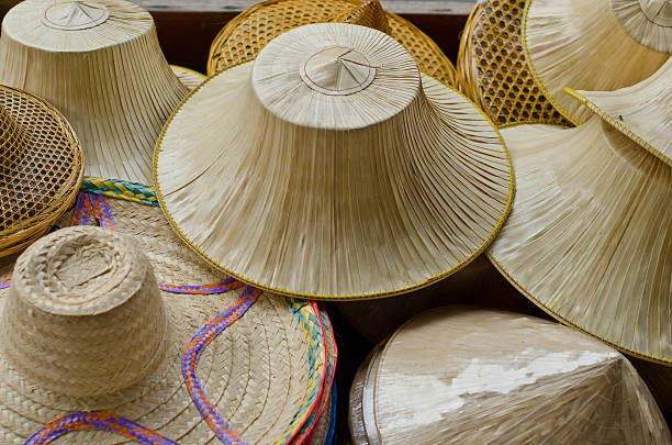 istock Hats made ​​of palm leaves and bamboo.. 483204569