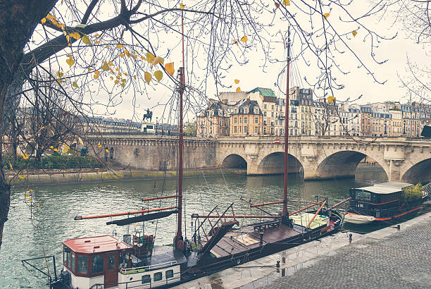 istock Boat on the Seine in Paris 483204984